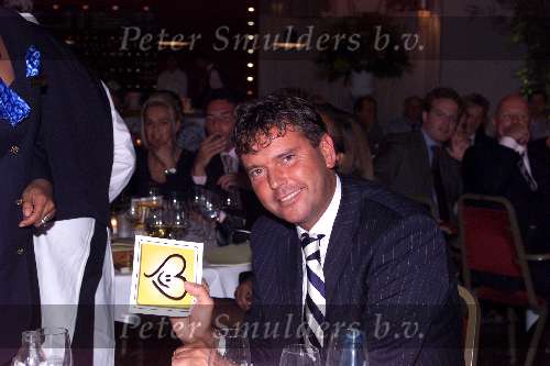 Eindhoven 9 september 2001
Gala van de Vrienden van de thuiszorg Eindhoven in de stadsschouwburg van Eindhoven.
Johan Westermeijer kocht de viool van Jaap van Zweden
