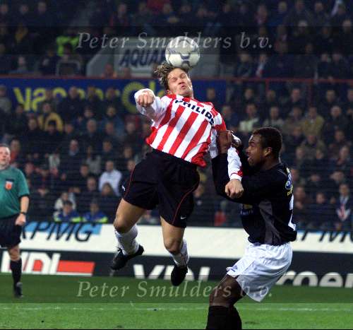 Eindhoven, 31 januari 2001
Kompetitie seizoen 2000/2001
PSV-FC Groningen
Joonas Kolkka  Kopbal  mooie aktie