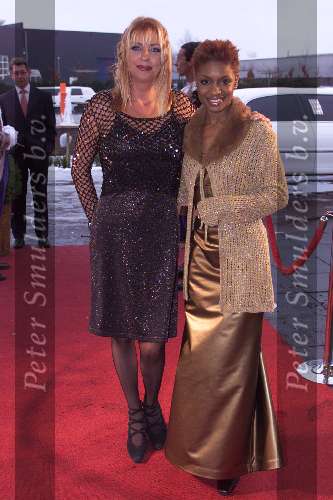 Nijkerk 1 januari 2001
Nieuwjaarsreceptie staatsloterijshow.
Sylvana Simons   en Manuela Kemp