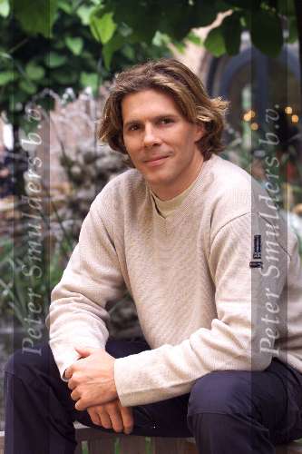 NAARDEN VESTING 25 SEPTEMBER 2001
Perspresentatie van het nieuwe programma van Wouter Nicolaas , Blind Vertrouwen .