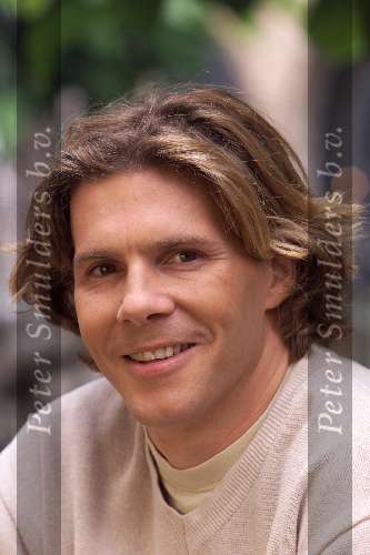 NAARDEN VESTING 25 SEPTEMBER 2001
Perspresentatie van het nieuwe programma van Wouter Nicolaas , Blind Vertrouwen .