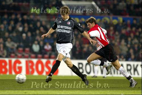 Eindhoven 30 januari 2002
PSV-Feyenoord voor de KNVB Beker
Glenn Loovens en Kezman