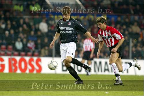 Eindhoven 30 januari 2002
PSV-Feyenoord voor de KNVB Beker
Glenn Loovens en Kezman