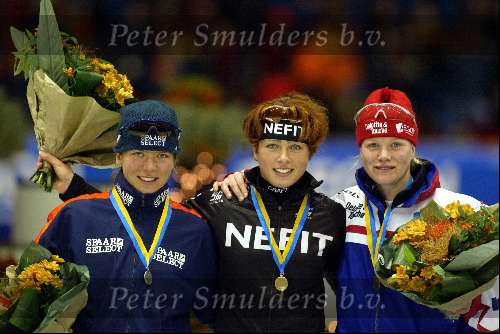 Heerenveen 22 december 2001
v.l.n.r. Marja Vis, Greta Smit en Tonny de Jong

Peter Smulders bv