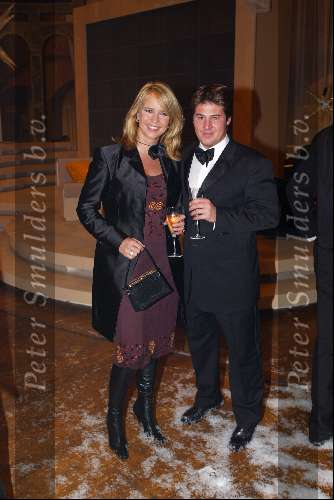 Amsterdam 21 december 2001
Uitreiking van de Rembrandt awards in de beurs van Berlage.
Linda de Mol met Martijn Krabbe