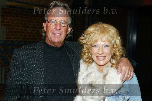 Amsterdam  1 janari 2002
Nieuwjaarsfeest Staatsloterijshow in de beurs van Berlage.
Mary Borsato met man