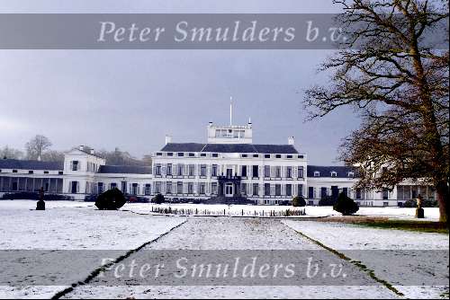 Soestdijk7 januari 2002
Prins Bernhard en prinses Juliana 65 jaar getrouwd
Paleis Soestdijk in de  sneeuw