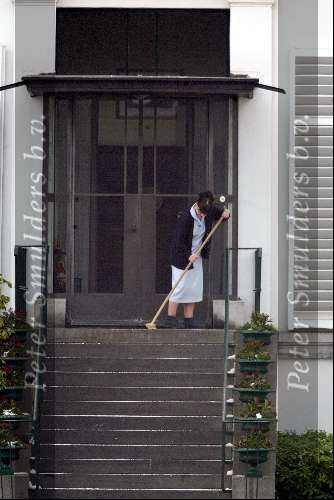 Soestdijk7 januari 2002
Prins Bernhard en prinses Juliana 65 jaar getrouwd
schoonmaken trap