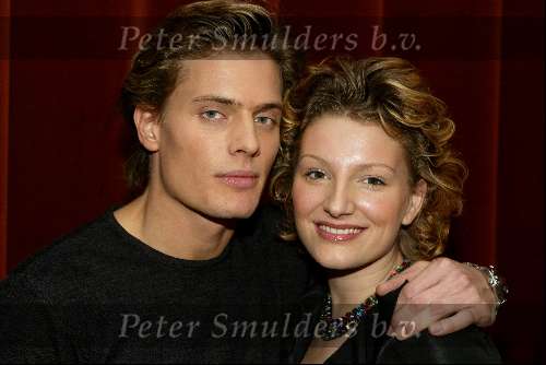 Amsterdam  1 janari 2002
Nieuwjaarsfeest Staatsloterijshow in de beurs van Berlage.
Winston Post en zijn vriendin Denice

Peter Smulders bv