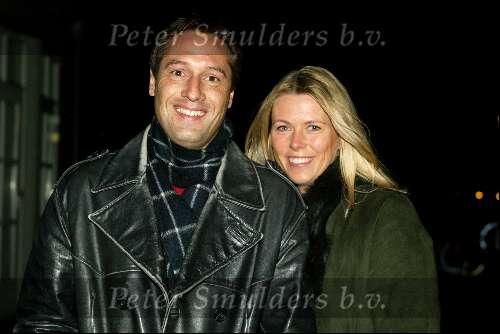 Amsterdam  12 januari 2002
John de Mol jr viert zijn verjaardag metfamilie en vrinden Johnny v t Schip met Danielle v t Schip