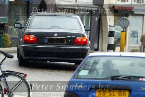 Amsterdam 30 januari 2003
Bram Moszkowicz met gepantserde auto