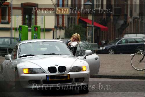 Amsterdam 18 januari 2003
Bridget Maasland met BMW cabrio