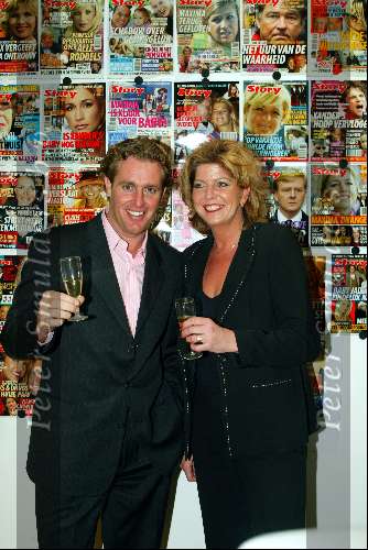 Hoofddorp 22 januari 2003
Edwin Smulders en Angela Hoogeveen tekenen
kontrakt bij Story