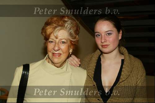 Den haag 30 januari 2003
Premiere Johnny Kraaykamp sr 
Ellen Vogel met kleindochter