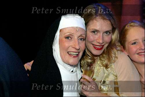 Tilburg 27 januari 2003
Premiere Nonsens in schouwburg Tilburg.
Ellen v Rijn  en gerrie v d Klei