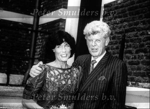 Gretta duisenberg met haar man wim duisenberg tijdens hun trouwen