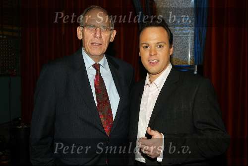 Amsterdam 1 januari 2003
Nieuwjaarsreceptie Staatsloterij in beurs v berlage.
Hans Dijkstal met Frans Bauer