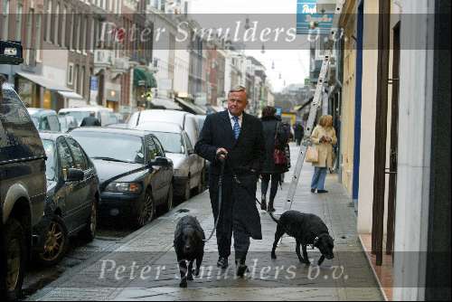 Amsterdam 30 januari 2003
Harry Mens met honden op de pc