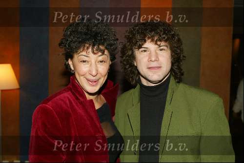 Den haag 30 januari 2003
Premiere Johnny Kraaykamp sr in schouwburg Den Haag.
Heddy Lester met Frank Affolter