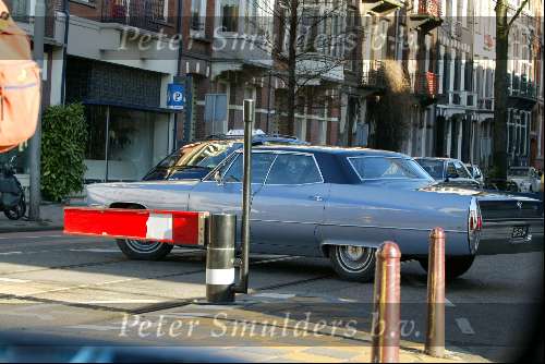Amsterdam 24 januari 2003
Isa Hoes en Antonie Kamerling met  Cadillac uit 1967