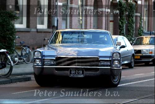 Amsterdam 24 januari 2003
Isa Hoes en Antonie Kamerling met  Cadillac uit 1967