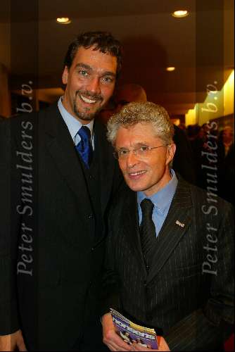 Tilburg 27 januari 2003
Premiere Nonsens in schouwburg Tilburg.
Jacques d Ancona met vriend hans