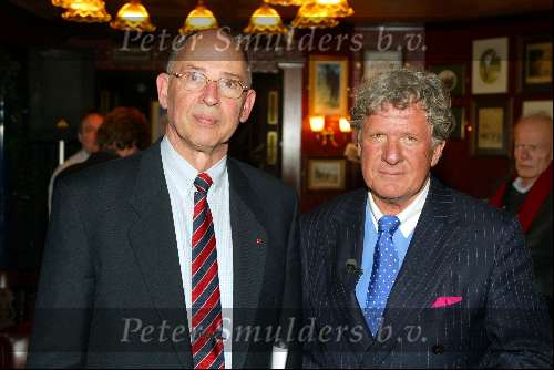 Arnhem 24 januari 2003
Onthulling gedenkteken tegen zinloos geweld
Willibrord Frequin en Jan Kloppenburg