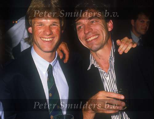Europees Kampioenschap 1988
Jan Mulder met Erwin Koeman bij feest na kampioenschap