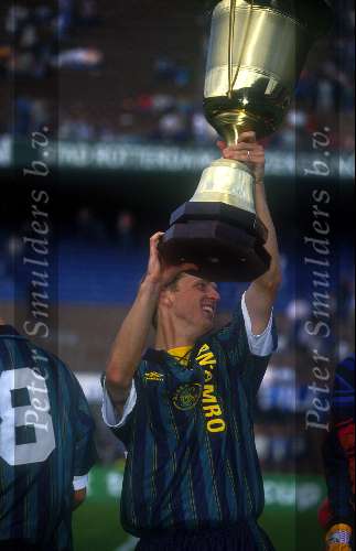 John v d Brom spelend voor AJAX