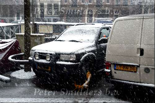 Amsterdam 30 januari 2003
Auto Katja Schuurman met wielklem
Winter sneeuw