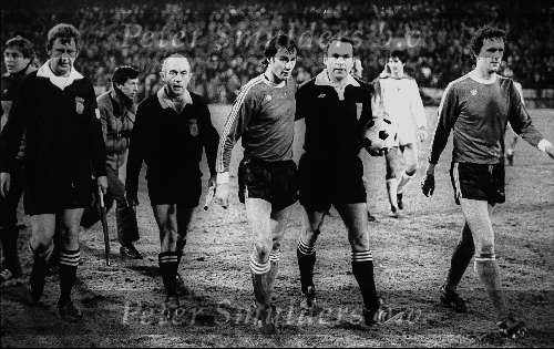 Eindhoven,  PSV-AJAX, Seizoen 1978/1979
Links Huub Stevens en geheel rechts Kees Krijgh
Soenar Chamid ( 3e van links )