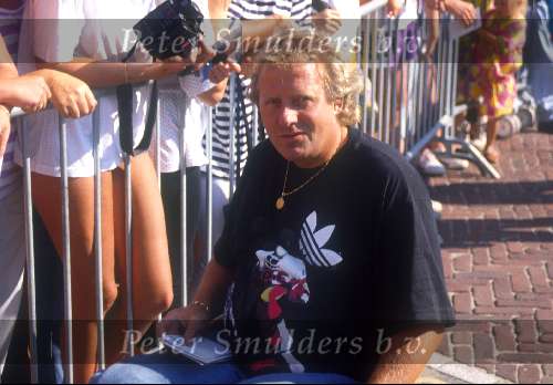 Koos Alberts in rolstoel