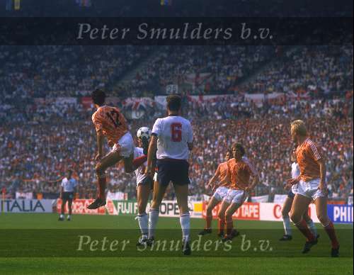 Duitsland 1988 Europees Kampioenschap voetbal
Nederland-Engeland, eindstand 3-1 door 3 doelpunten van
Marco v Basten Ronald koeman Erwin Koeman
