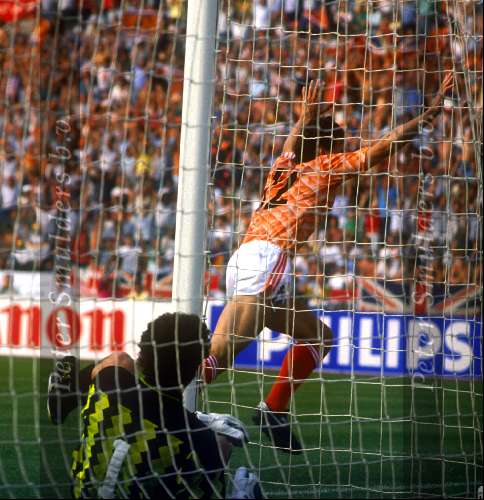Munchen, 25 juni 1988 Finale Europees Kampioenschap 1988
Finale Nederland-Engeland, eindstand 3-1
3 doelpunten  door Marco v Basten