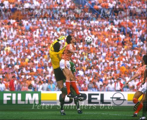 Duitsland 1988 Europees Kampioenschap voetbal
Nederland-Ierland, eindstand 1-0 door doelpunt Wim Kieft
Marco v Basten