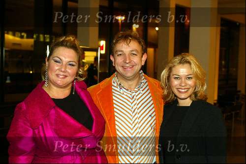 Tilburg 27 januari 2003
Premiere Nonsens in schouwburg Tilburg.
Maya vandenbroecke Antje Monteiro