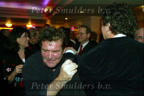Amsterdam 14 januari 2003

Premiere van eten met vrienden in nieuwe de la mar theater met Huub Stapel, Sjoerd Pleijsier renee soutendijk en Carolien v d berg.  Rick engelkes
Michiel Romijn en Robert ten Brink

Peter Smulders bv
