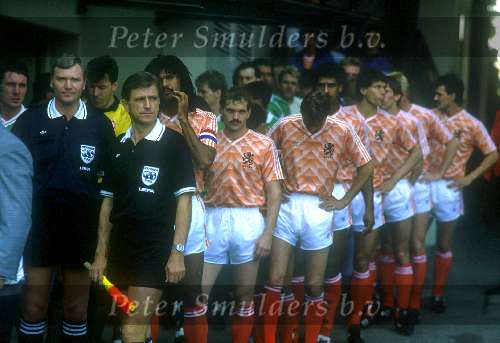 Europees Kampioenschap 1988 Duitsland
Nederlands elftal
Nederland-Ierland 1-0 18 Juni 1988
Ruud Gullit Jan Wouters Adri v Tiggelen Frank Rijkaard Marco v Basten Scheidsrechter Pauly W(Duitsland)