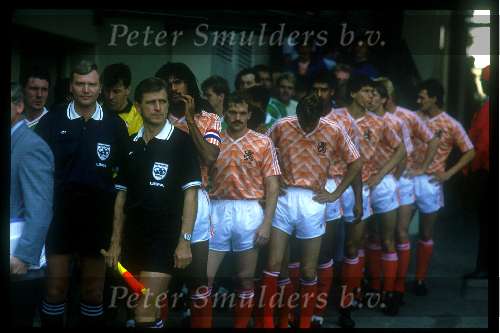 Europees Kampioenschap 1988 Duitsland
Nederlands elftal
Nederland-Ierland 1-0 18 Juni 1988
Ruud Gullit Jan Wouters Adri v Tiggelen Frank Rijkaard Marco v Basten Scheidsrechter Pauly W(Duitsland)