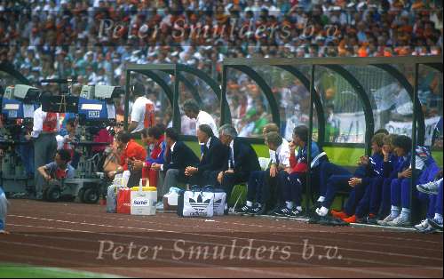 Europees Kampioenschap 1988 Duitsland
Nederlands elftal
Nederland-Ierland 1-0 18 Juni 1988
Rinus Michels Nol de Ruiter Erwin Koeman