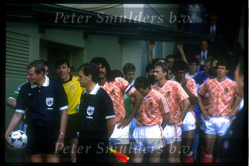 Europees Kampioenschap 1988 Duitsland
Nederlands elftal
Nederland-Ierland 1-0 18 Juni 1988
Ruud Gullit Jan Wouters Adri v Tiggelen Frank Rijkaard Marco v Basten