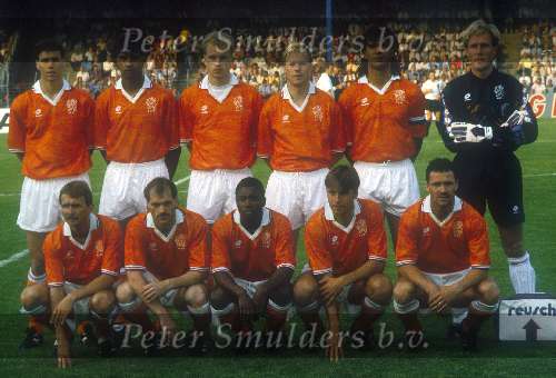 Nederlands elftal
Nederland-Oostenrijk 3-2  27 Mei 1992
Hans v Breukelen Bryan Roy Adri v Tiggelen Ronald Koeman Rob Witschge Frank Rijkaard Jan Wouters Dennis Bergkamp Marco v Basten Berry v Aerle Ruud Gullit