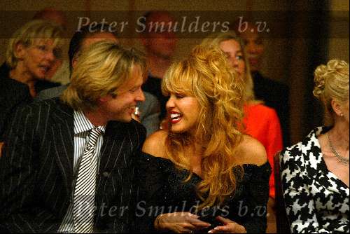 Amsterdam 15 september 2002
Modeshow Paul Schulten in Okura
Adam Curry en Patricia Paay