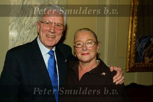 Den haag 30 januari 2003
Premiere Johnny Kraaykamp sr in schouwburg Den Haag.
Paul v Gorcum met vrouw