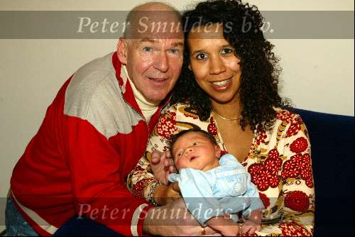 Amsterdam 4 januari 2002
Peter Faber met zijn vrouw suzanne en zoontje Samuel