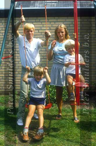1983 Peter Winnen met zijn vrouw en kinderen