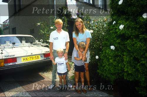 1983 Peter Winnen met zijn vrouw en kinderen