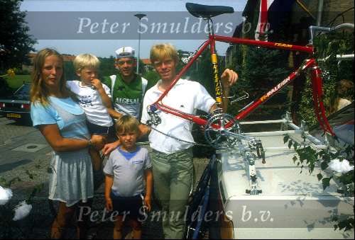 1983 Peter Winnen met zijn vrouw en kinderen