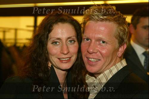 Tilburg 27 januari 2003
Premiere Nonsens in schouwburg Tilburg.
Pia Douwes met vriend Paul