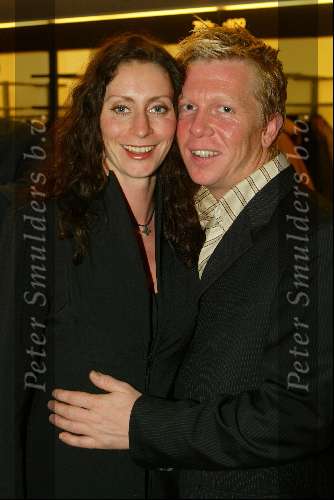 Tilburg 27 januari 2003
Premiere Nonsens in schouwburg Tilburg.
Pia Douwes met vriend Paul